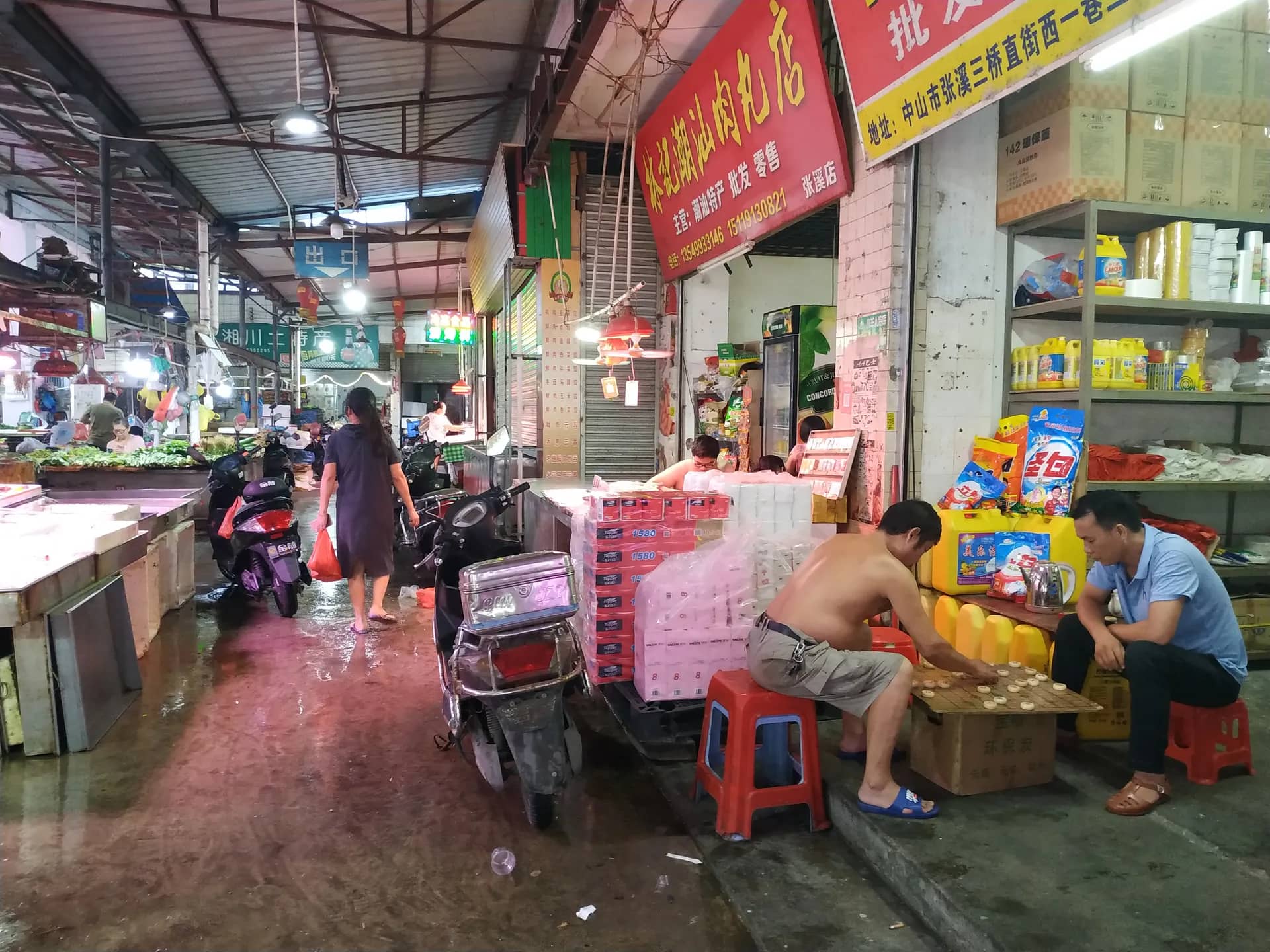 Sourcing und Lieferantenprüfung in einer chinesischen Fabrik